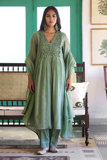 Trendy Tokari Hand Embroidered Silk Chanderi Kurta Set 