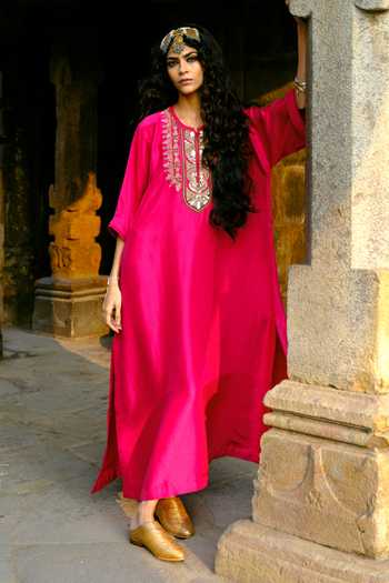 JAYANTI REDDY Leila Zardosi Embellished Silk Kaftan  