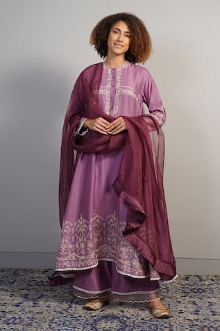 Samant Chauhan Floral Threadwork Embroidered Kurta Set 