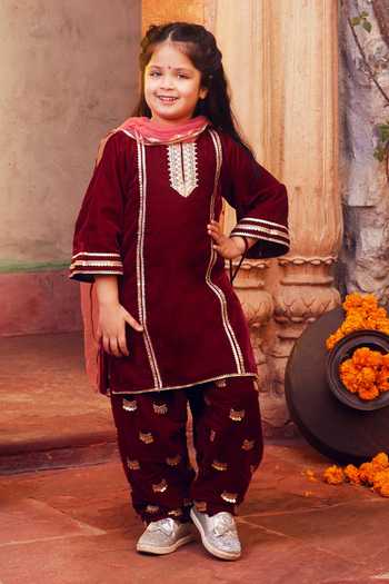 Chotibuti Contrast Yoke Kurta Salwar Set 