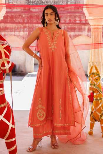 Bannhi By Priyanka Rathore Chanderi Embroidered Kurta Set 