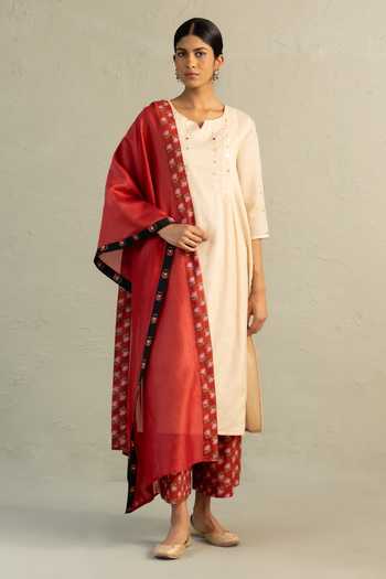 Charkhee Phool Dori Embroidered Pleated Kurta Set 