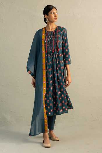 Charkhee Teal Phool Print Pintuck Kurta Set 