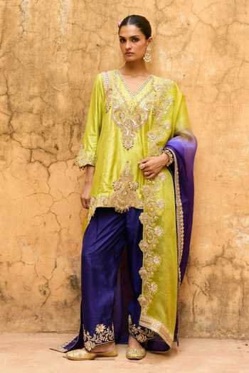 Vinita Bhansali Kaira Embroidered Short Kurta Set 