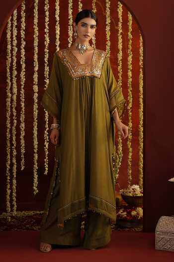 Aaroh By Dolly Sunehri Saanjh Embellished Kurta & Pant Set 