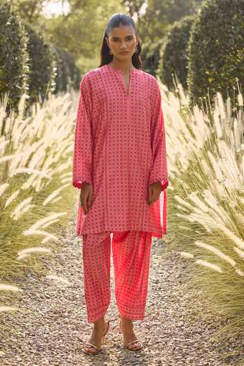 Ridhi Mehra Geometric Print Kurta & Pant Set 
