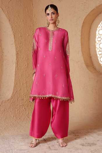 Label Niti Bothra Mehrang Pink Short Pheran Kurta Set
