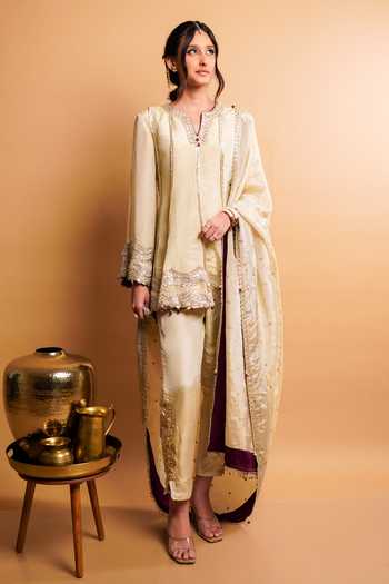 Rayasha Khan Aurea Scallop Embroidered Kurta Set 