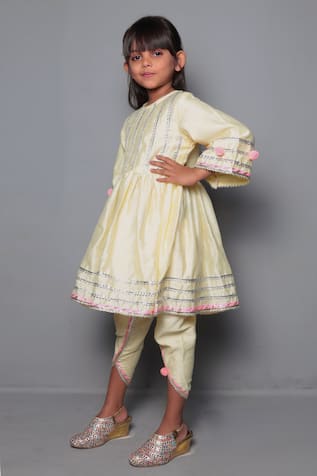 Embroidered Chanderi Kurta & Dhoti Pant Set 
