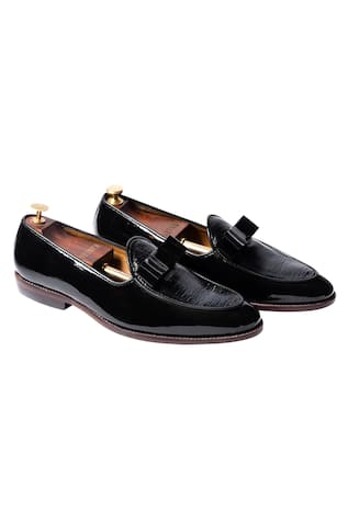 Handcrafted Kiltie Textured Loafers