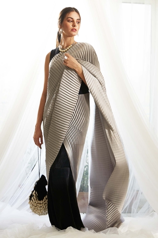 Tasuvure Indies Pleated Saree Gown