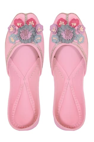Floral Embroidered Juttis 