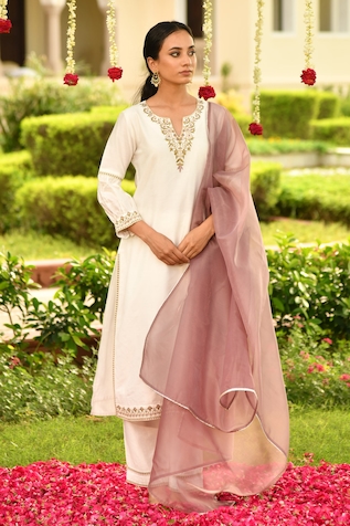 Seher Jaipur Noor Floral Embroidered Kurta Pant Set