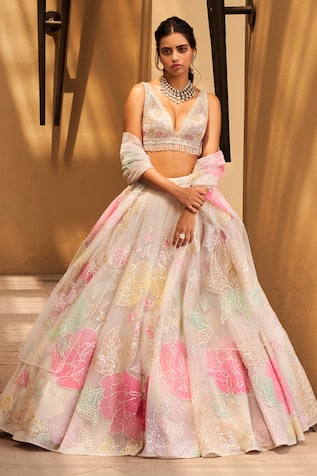 seema gujral bridal lehenga