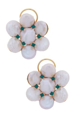 Pearl stud earrings with emerald stone