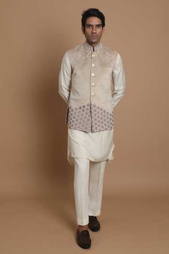 House Of Armuse Suede Velvet Applique Bundi & Kurta Set 