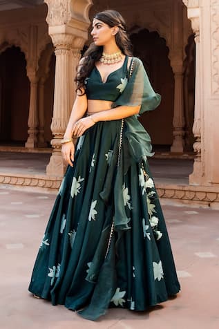 Buy Indian Bridal Dress Green Wedding Lehenga Choli Party Wear Lehenga Choli  Ready to Wear Blouse for Women's Stitched Skirt Online in India - Etsy |  Indian wedding outfits, Indian bridal dress,