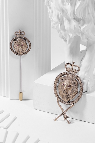 Cosa Nostraa Crowned Lion Brooch & Lapel Pin Gift Box