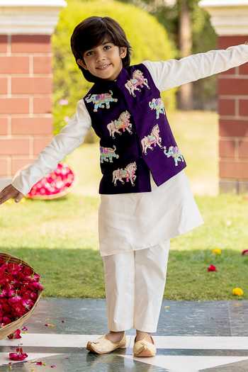 Panchhi By Kanupriya Tibrewala Embroidered Bundi Kurta Set 