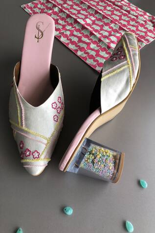 Thread Embroidered Mule Block Heels 