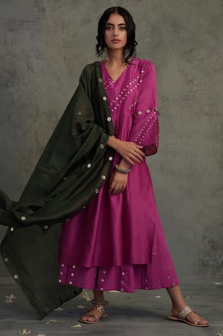 Charkhee Chanderi Pleated Kurta Set 