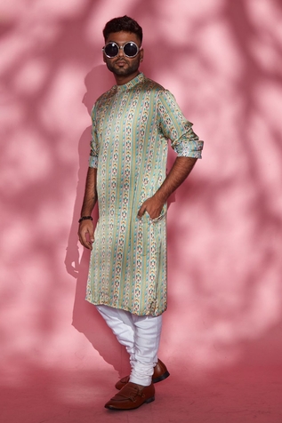 Eshaa Amiin Floral Print Kurta