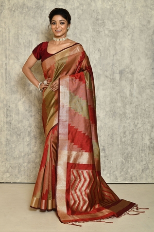 Naintara Bajaj Handloom Silk Geometric Pattern Saree