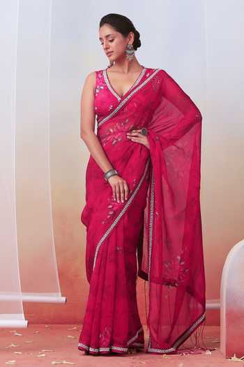 ISHA GUPTA TAYAL Floral Print Saree With Blouse 