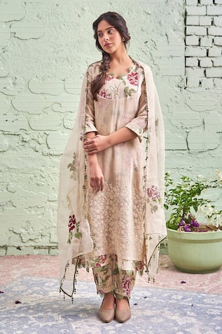 Embroidered Kurta Set 