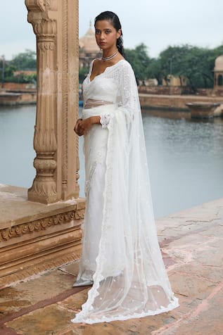 Embellished Saree With Blouse 
