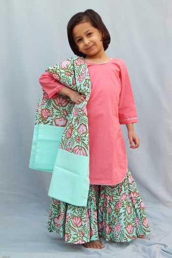 THE COTTON STAPLE Peach Cotton Kurta Set With Printed Dupatta 