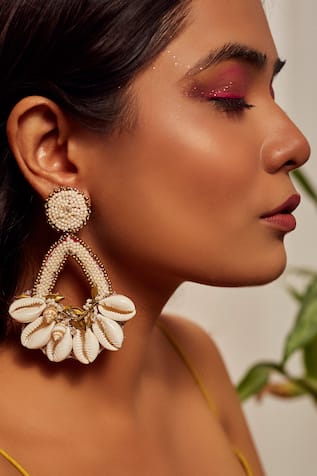 Buy Online Golden Formal Earrings for Women  Girls at Best Prices in Biba  IndiaBACWPBCERG00031AW21