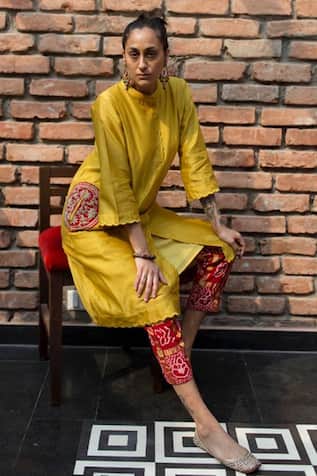 Buy Ahalyaa Women Red Pleated Gotta Patti Kurti with Dhoti Pants Online at  Best Price | Distacart