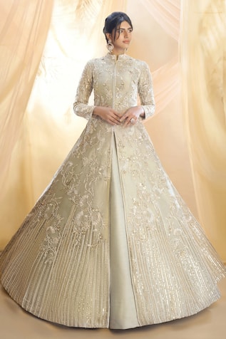 27 + Stunning Jacket Style Lehenga Ideas For A Winter Wedding | Latest bridal  lehenga, Choli designs, Traditional dresses designs