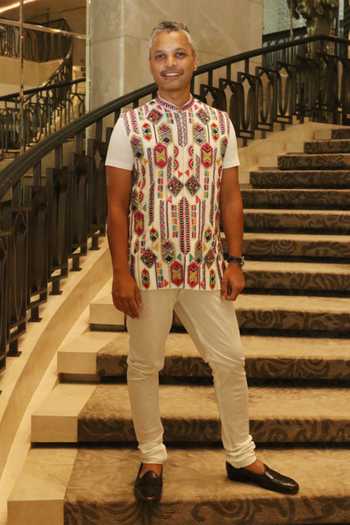 PS Men By Payal Singhal Amritsar Embroidered Bundi 