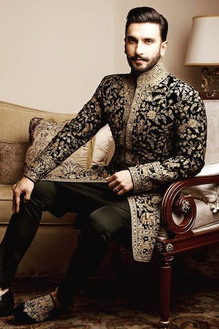 Mens sherwani clearance style