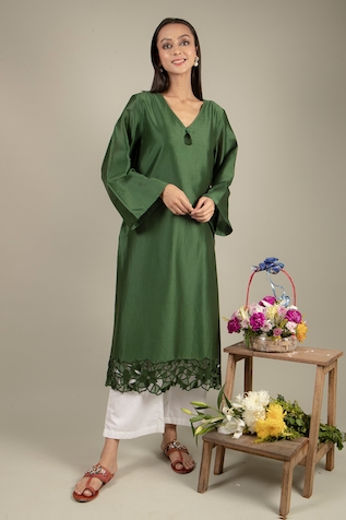 Ikshita Choudhary Chanderi Cutwork Kurta