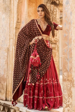 Banarasi Lahengha Choli - Nylon Silk Zari Weaving Work And Sequins  Embroidery Work Lehenga Choli Manufacturer from Surat