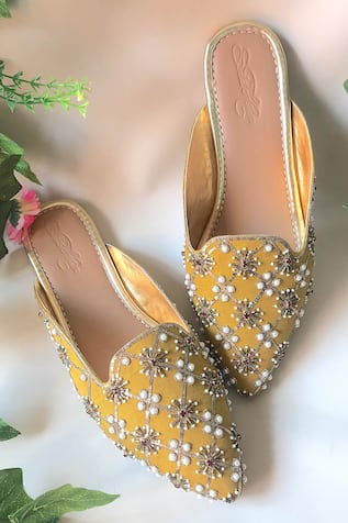 Pointed Toe Mules 