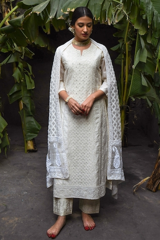 KARAJ JAIPUR Chanderi Chikankari Kurta Set
