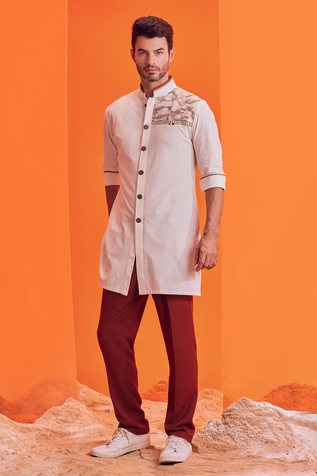 S&N by Shantnu Nikhil Textured Short Kurta
