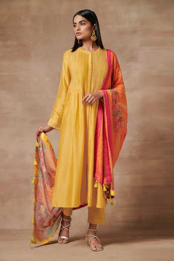 Saundh Shanao Pintucked Kurta Pant Set 