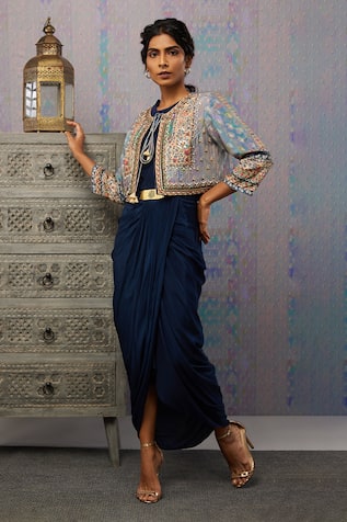 Sidharth Malhotra & Kiara Advani's Sangeet Night Outfits Are Gilded In  Glamour