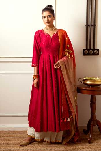 Loka By Veerali Raveshia Chanderi Silk Kalidar Kurta Set 