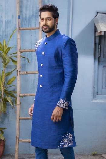 Varun Chakkilam Silk Embroidered Sherwani Set 