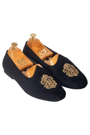 Handcrafted Velvet Juttis 