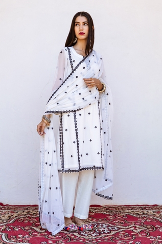 Gulabo Jaipur Jhalak Floral Embroidered Kurta Pant Set
