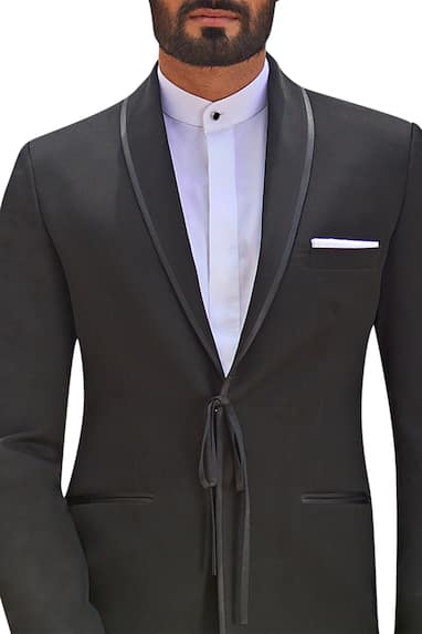 Tie-up style suit set