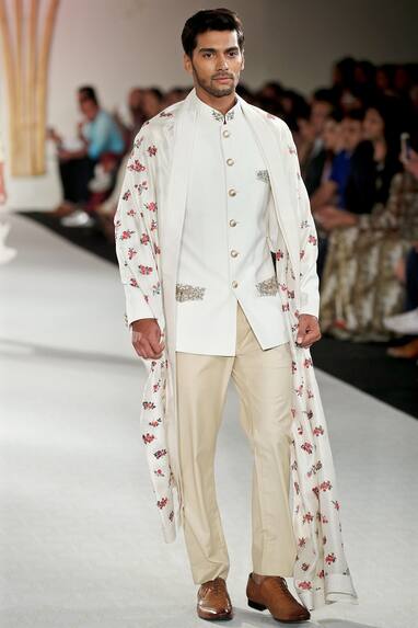 Solid embroidered bandhgala with trousers & stole