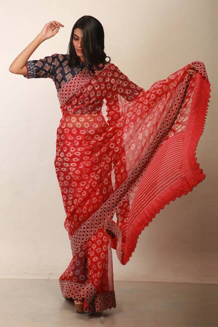 Floral Print Saree with Embroidered Blouse